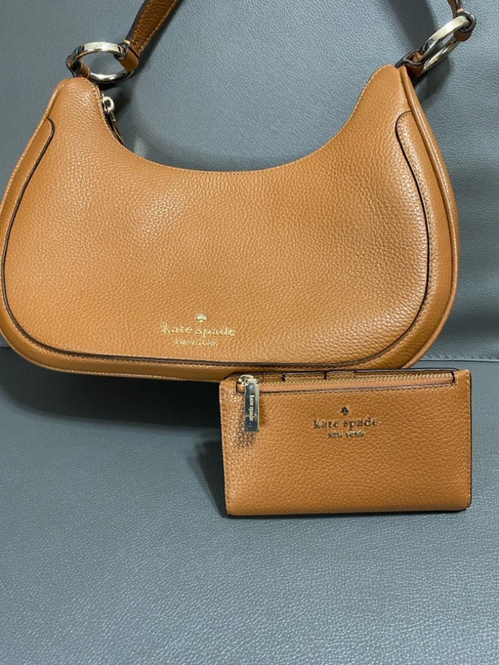 Kate Spade Tan Pebbled Leather Hobo with Matching Zip Wallet - Picture 2 of 8